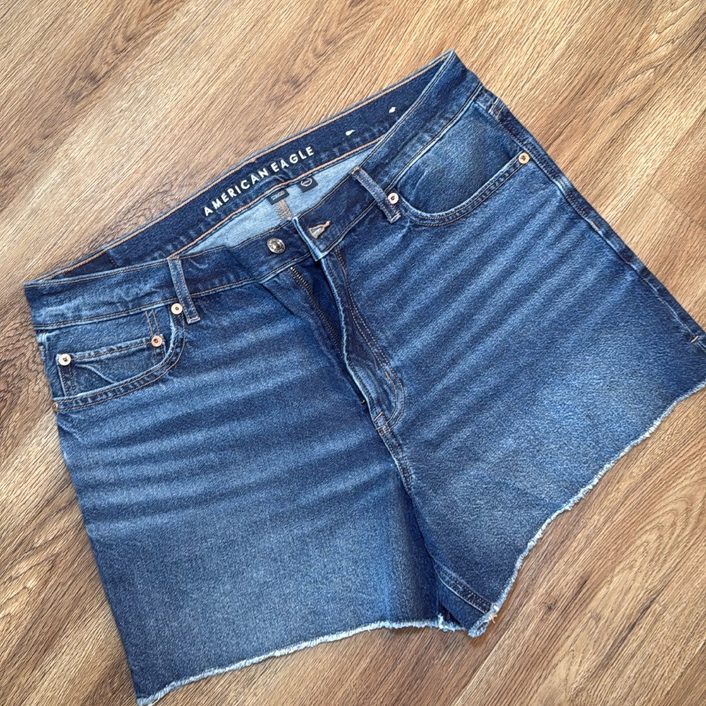Women’s American Eagle shorts
